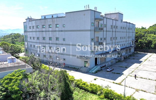 台中2萬坪丁工挑高10米近萬坪大廠建物外觀